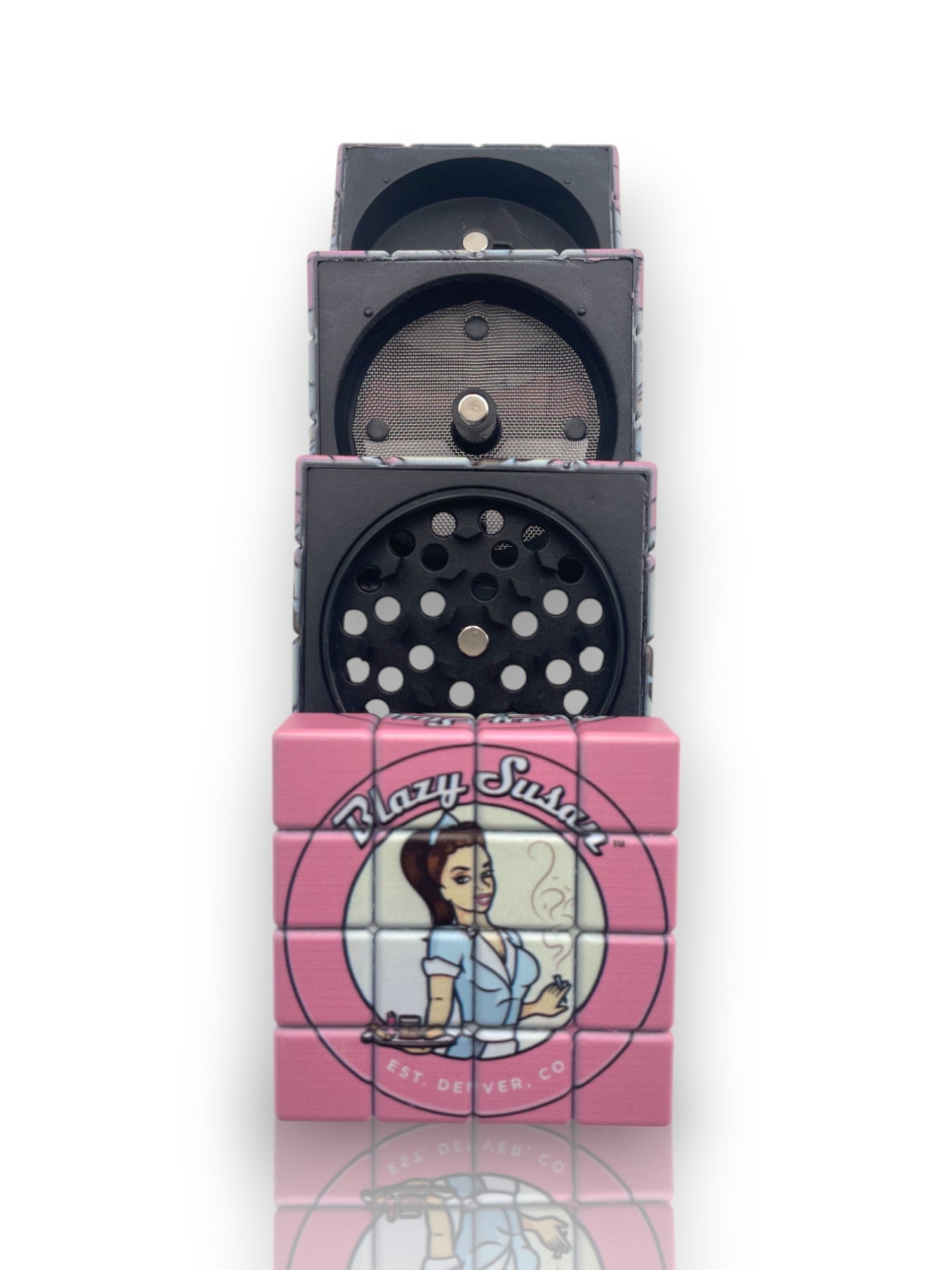 Image of 🧩 Grinder Cubo Rubik – Edición Puzzle Multicolor

🟥🟦🟨 Para los que quieren moler con estilo y nostalgia 🟩🟪⬜