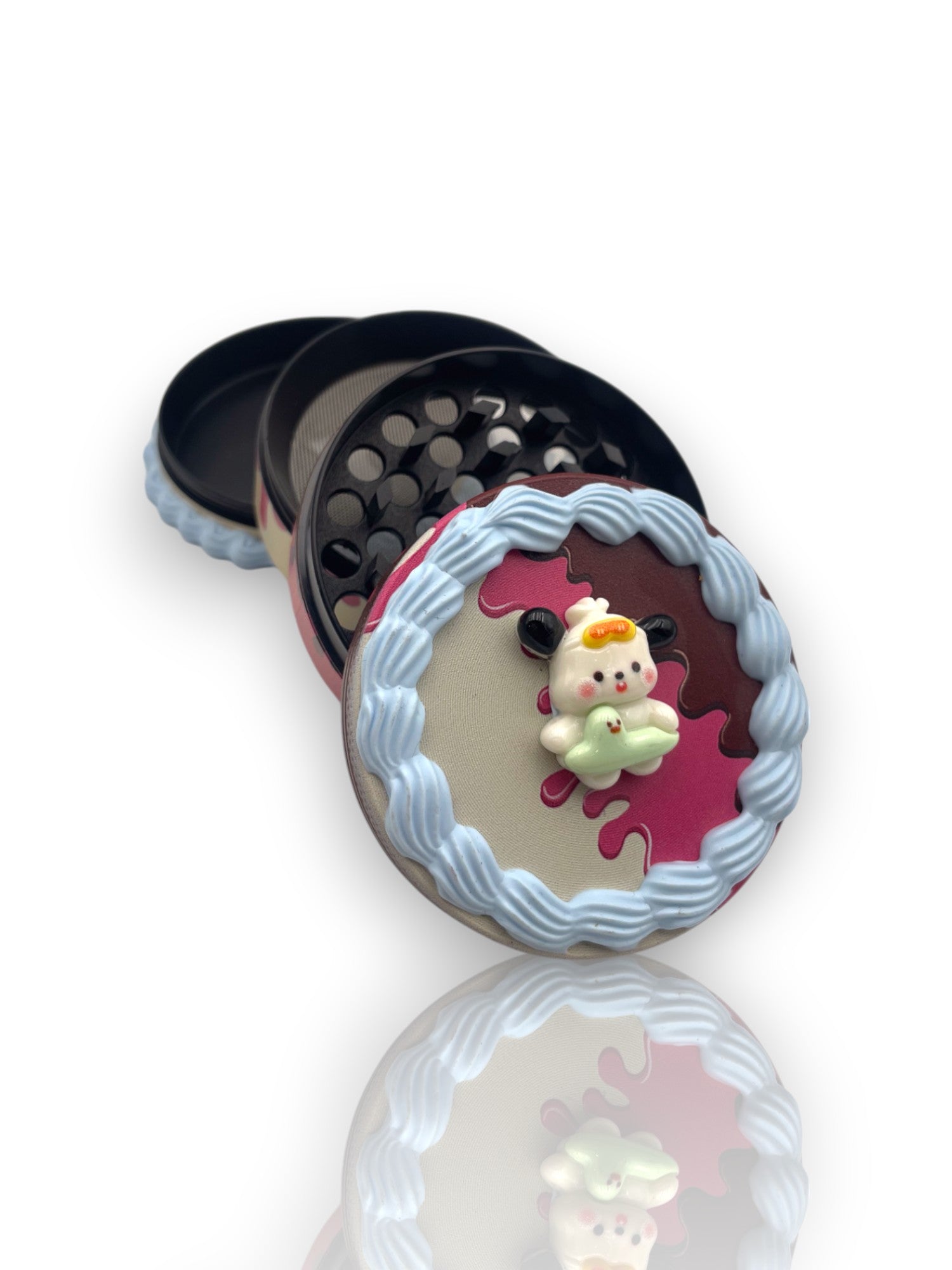 Image of 🔥 Grinder Pastelito – Osito 🔥
🧁 Diseño adorable, molienda eficiente 🧁