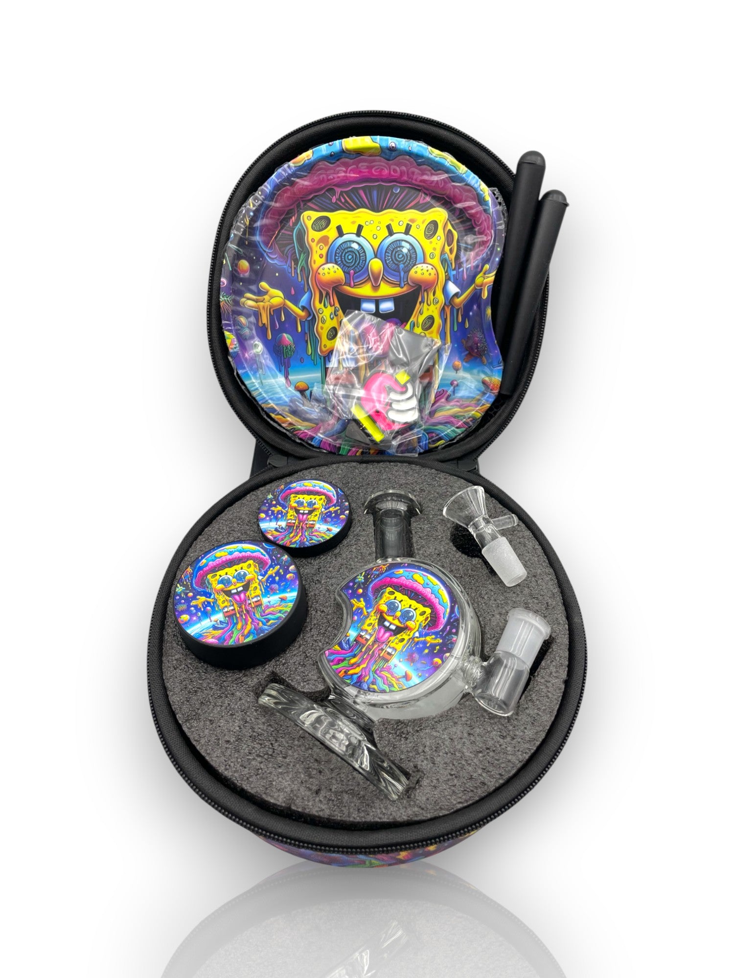 Image of 🔥 Kit Bong con Estuche – Bob Full Trip 🔥
🌈 Diseño psicodélico, portabilidad total 🌈